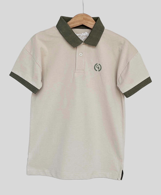 Stylish boys' oversized loose fit polo shirt with drop shoulder design and classic collar