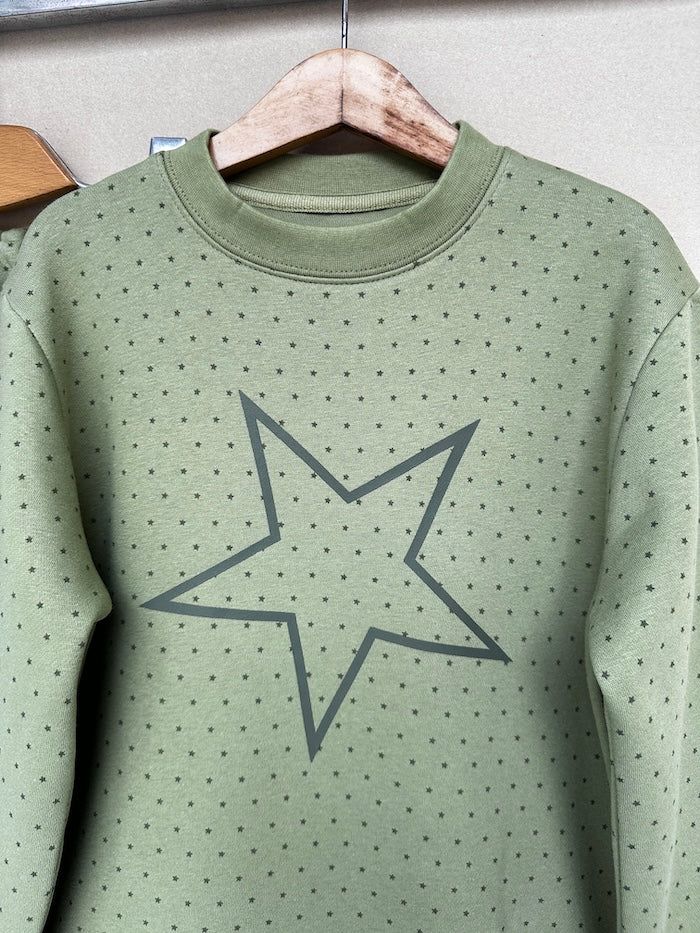 Girls star allover printed sweatsuit