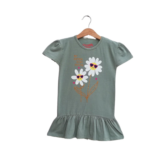 Cute girls’ t-shirt featuring a sweet "My Sister My Bestie" graphic, perfect for expressing sisterly love