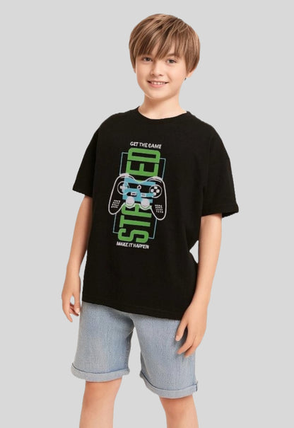 Boys' oversized short sleeve t-shirt with a relaxed fit and allover  print, designed for comfort and standout style