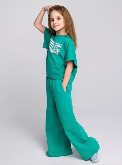 Girls' oversized t-shirt and trouser set with allover leopard print and loose fit