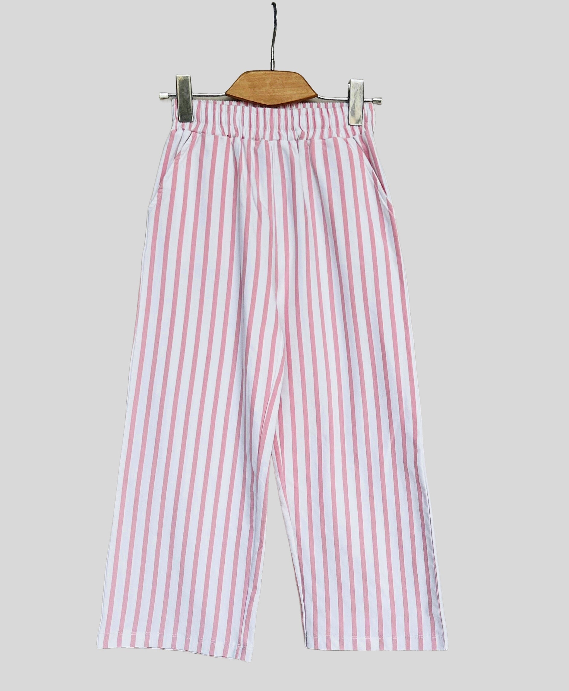 Loose fit girl's trouser with vertical stripes